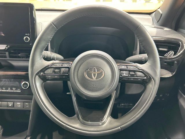 YARIS CROSS HYBRID