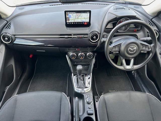 MAZDA2