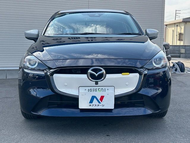 MAZDA2