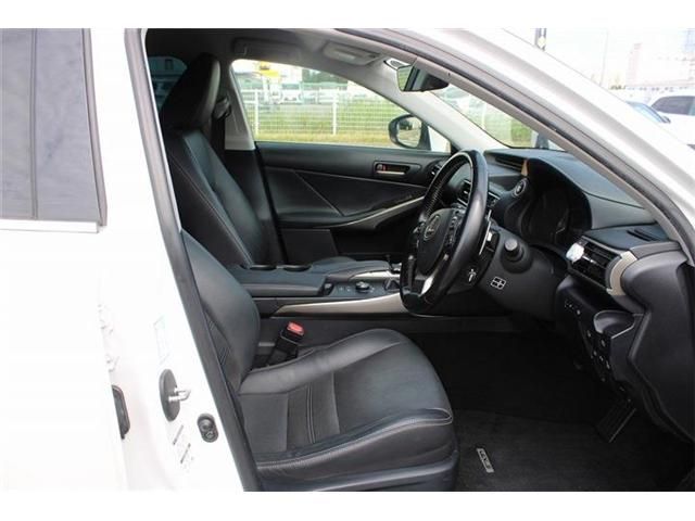 LEXUS IS300h