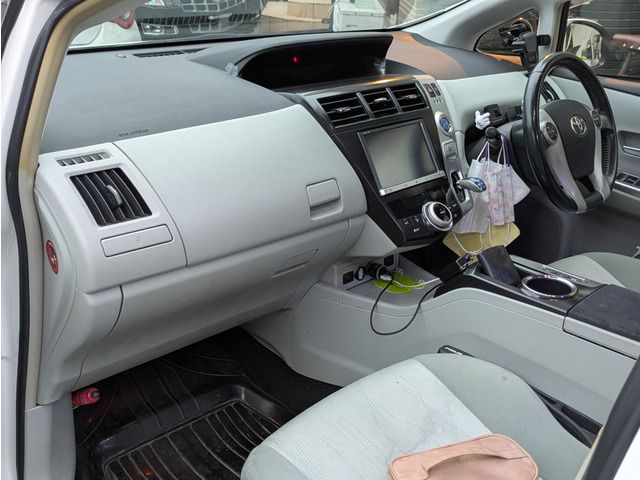 PRIUS Alpha