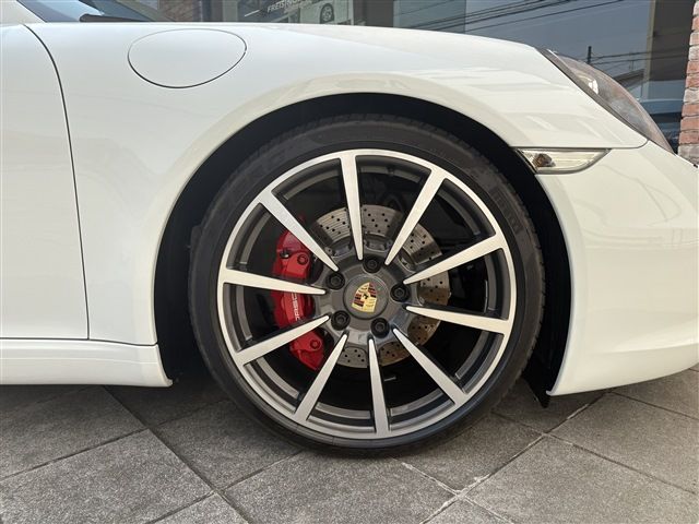PORSCHE 911