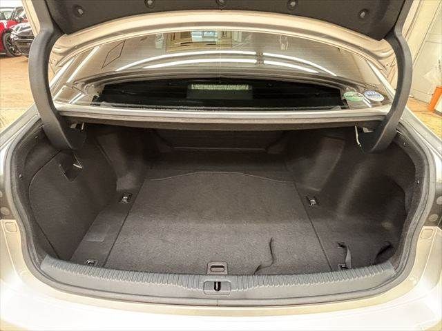 LEXUS IS300h