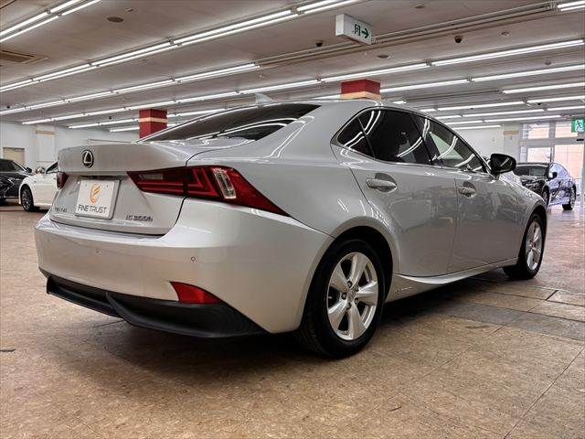 LEXUS IS300h
