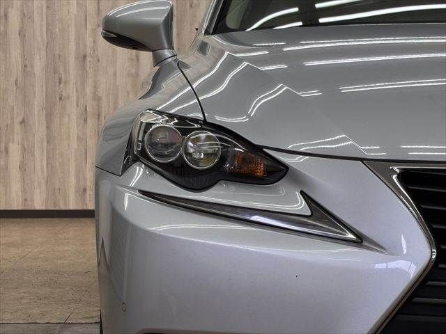 LEXUS IS300h