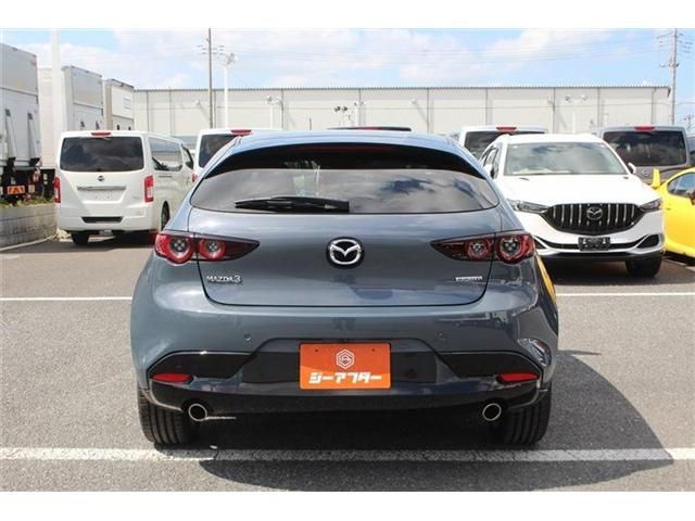 MAZDA3 FASTBACK