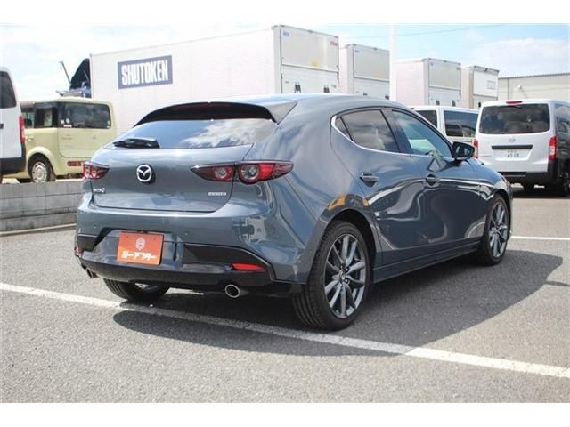 MAZDA3 FASTBACK