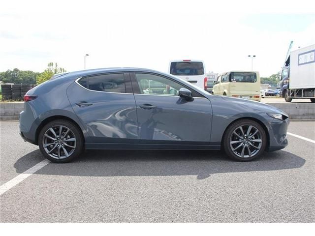 MAZDA3 FASTBACK