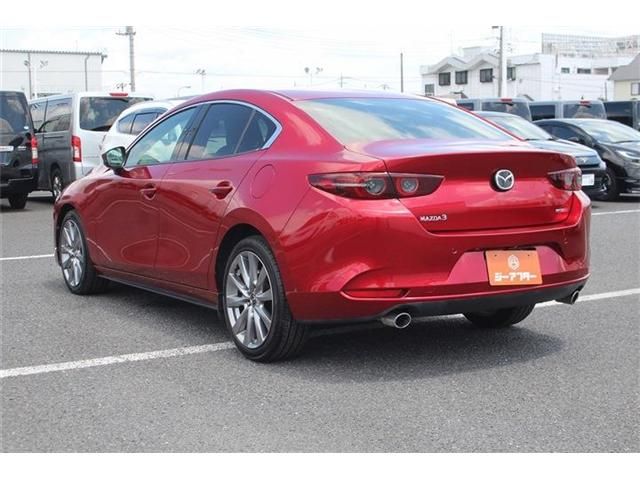 MAZDA3 SEDAN