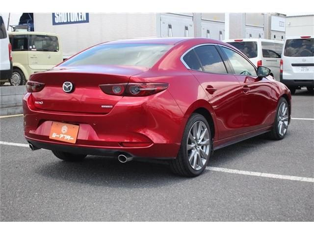 MAZDA3 SEDAN