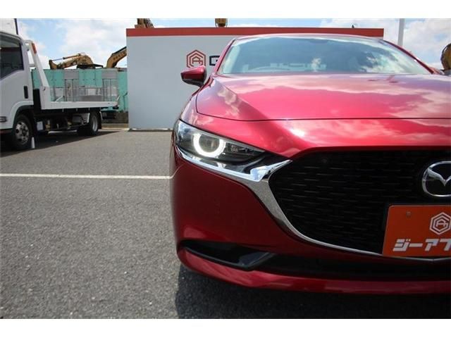 MAZDA3 SEDAN