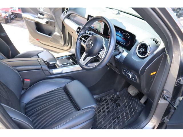 MERCEDES BENZ GLB