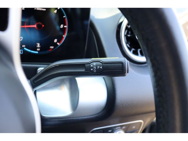 MERCEDES BENZ GLB