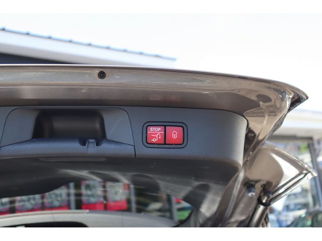 MERCEDES BENZ GLB