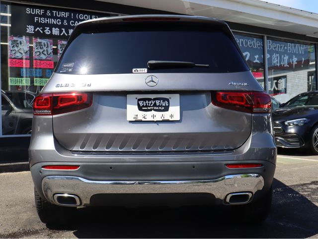 MERCEDES BENZ GLB