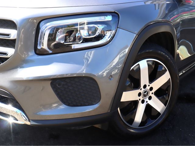 MERCEDES BENZ GLB