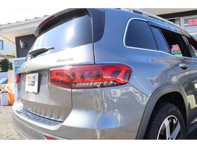 MERCEDES BENZ GLB