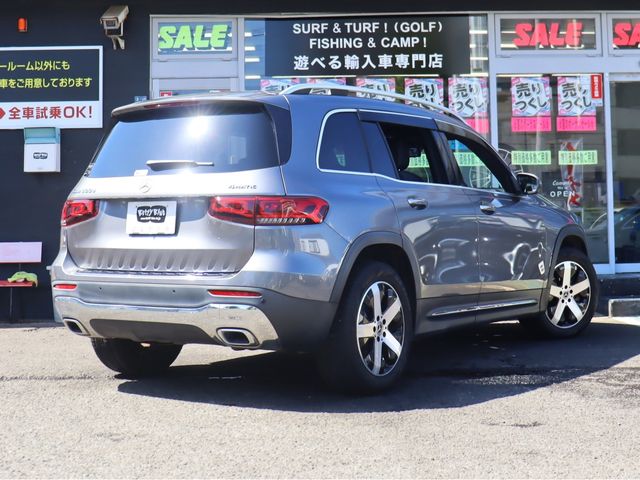 MERCEDES BENZ GLB