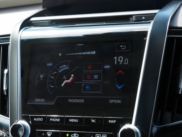 CROWN sedan hybrid