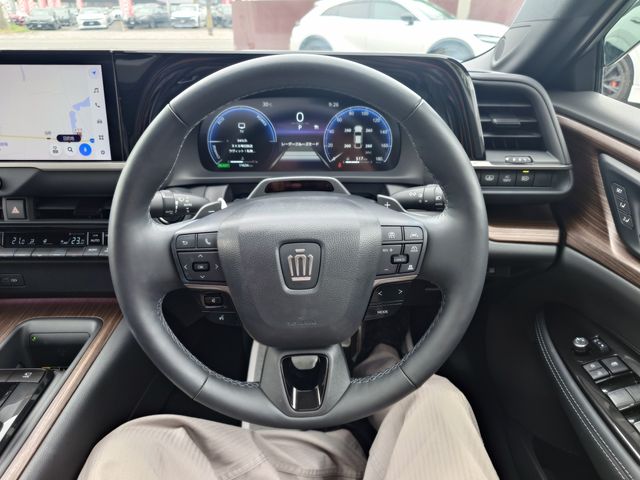 CROWN sedan hybrid