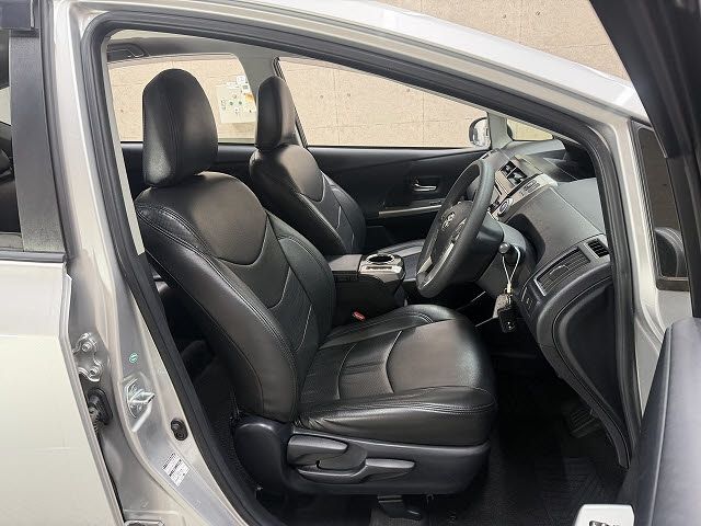 PRIUS Alpha
