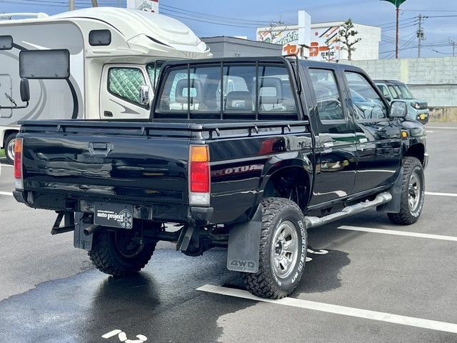 DATSUN 4WD
