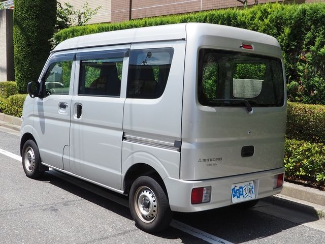 MINICAB van