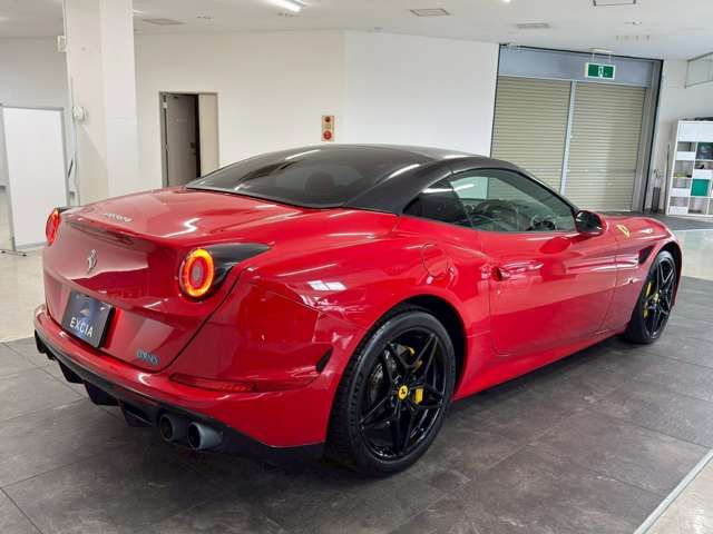 FERRARI California T