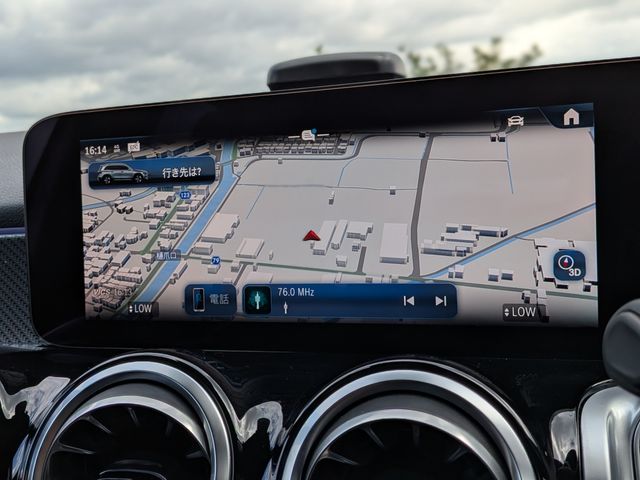 MERCEDES BENZ GLB