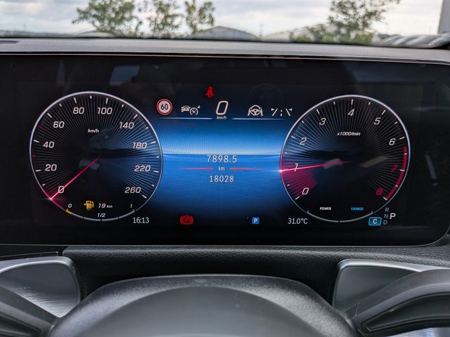 MERCEDES BENZ GLB
