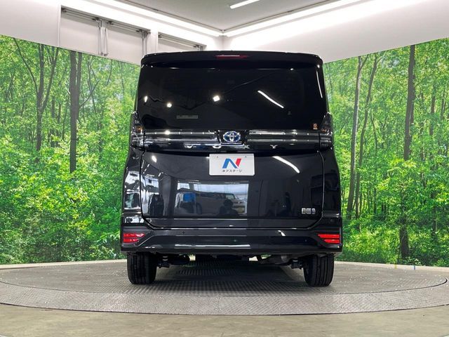 VOXY HYBRID 4WD