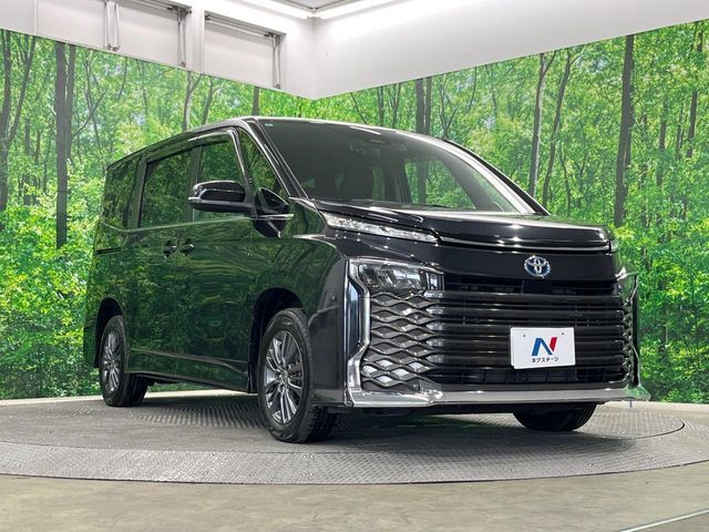 VOXY HYBRID 4WD