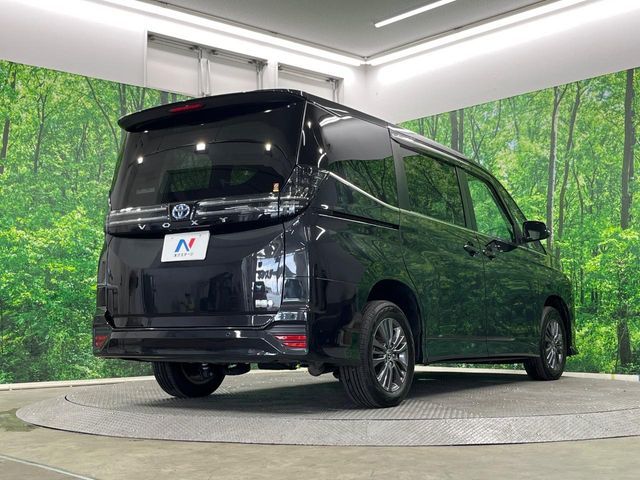 VOXY HYBRID 4WD