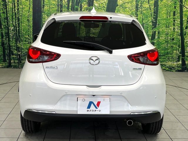 MAZDA2