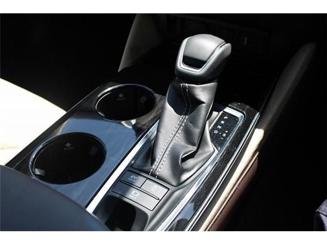 CROWN sedan hybrid 4WD
