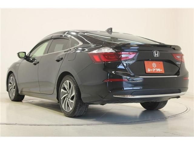 INSIGHT sedan