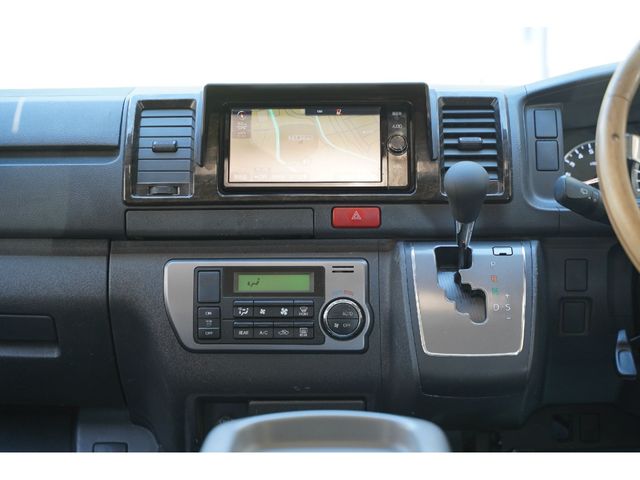 HIACE van 2WD