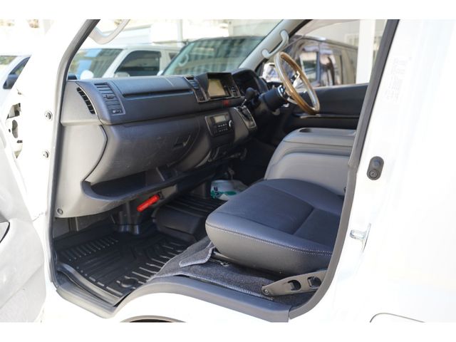 HIACE van 2WD