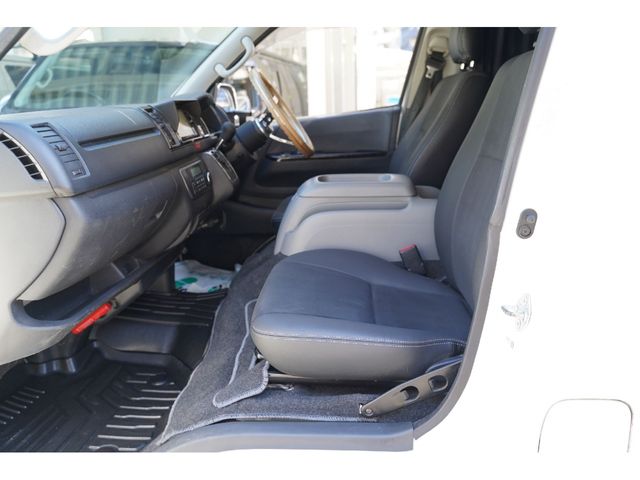 HIACE van 2WD
