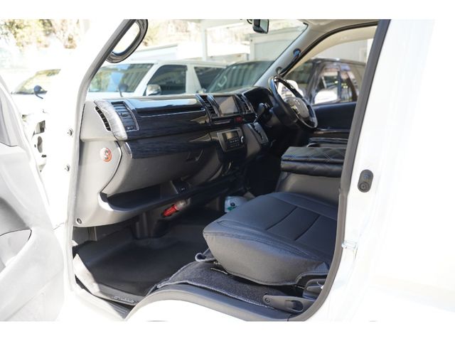 HIACE van 4WD