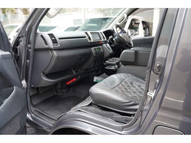 HIACE van 4WD