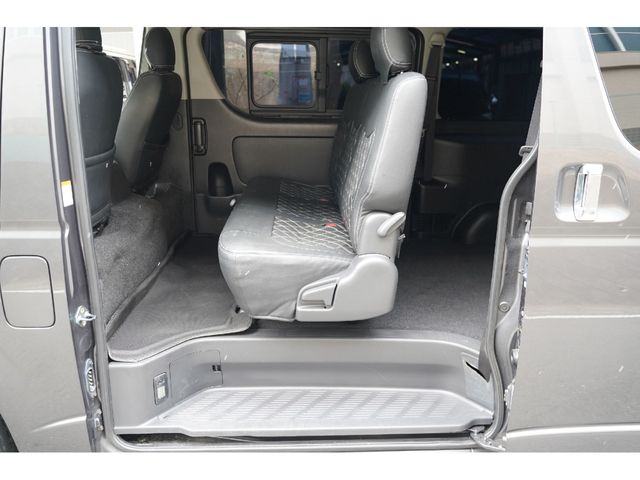 HIACE van 4WD