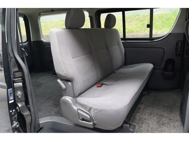 REGIUSACE 2WD van