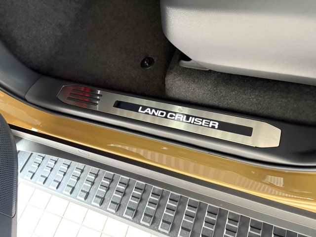 LANDCRUISER 250