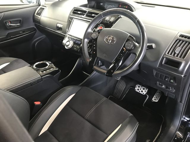 PRIUS Alpha