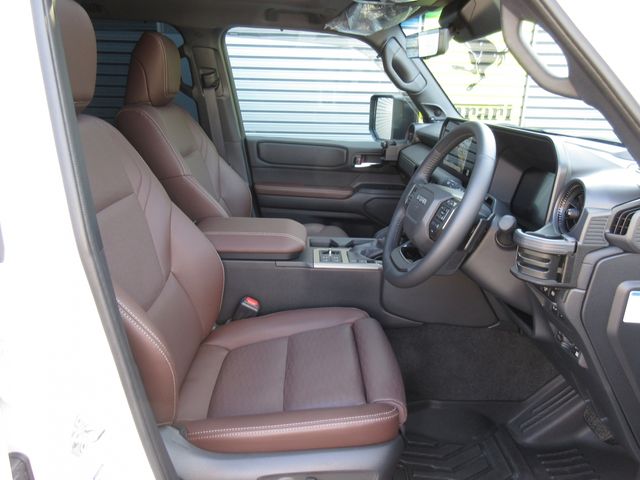 LANDCRUISER 250