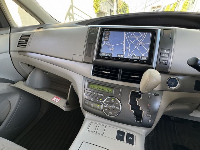 ESTIMA HYBRID 4WD