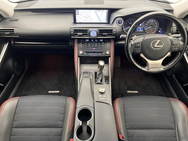 LEXUS IS300h