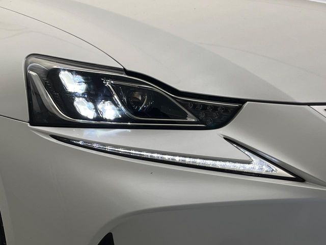 LEXUS IS300h