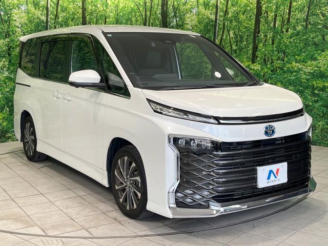 VOXY HYBRID